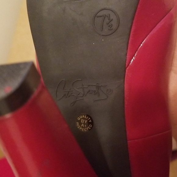 Shoes - Picture 5 of 5